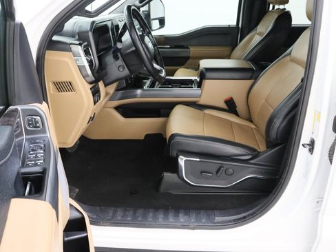 Used 2024 Ford F250 Lariat w/ Chrome Package image 14