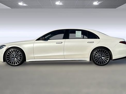 Used 2023 Mercedes-Benz S 580 4MATIC Sedan image 2