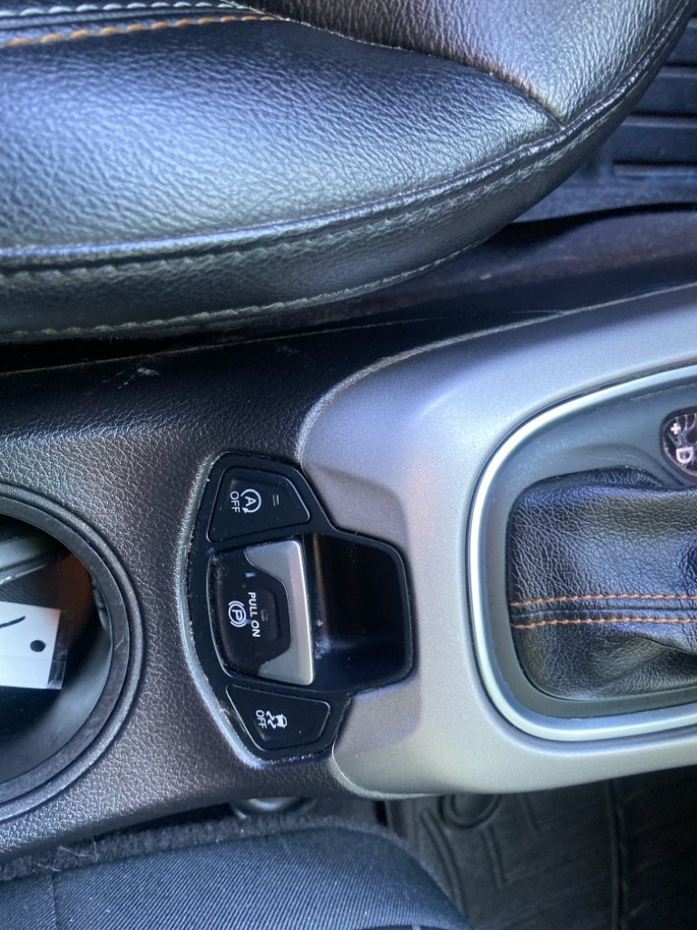 Used 2018 Jeep Compass Latitude AWD/4WD image 16