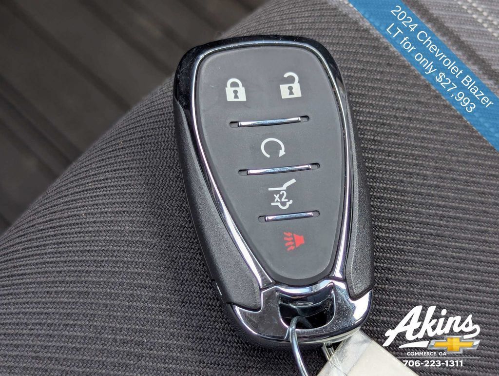 Used 2024 Chevrolet Blazer LT w/ Convenience Package FWD image 30