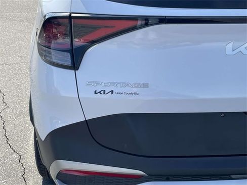 Certified 2023 Kia Sportage EX image 15