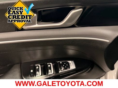 Used 2022 Kia K5 GT-Line AWD/4WD image 15