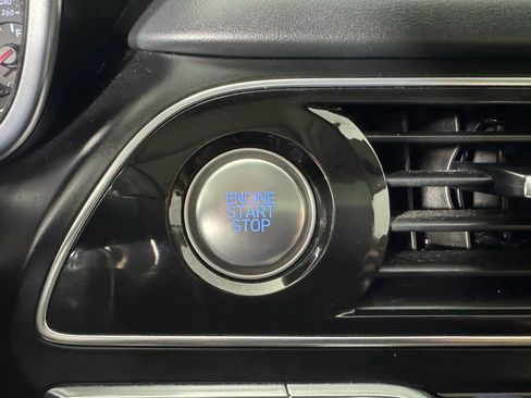 Used 2019 Genesis G70 2.0T Advanced w/ Elite Package image 18