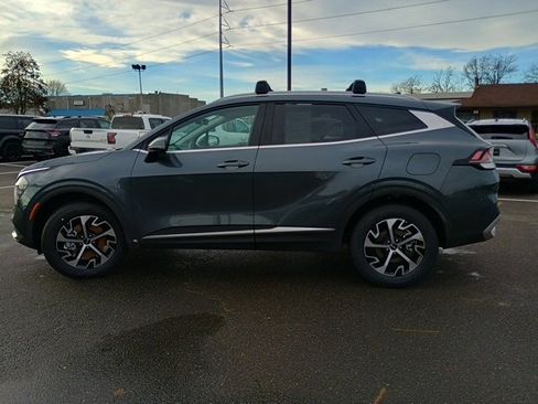 Used 2025 Kia Sportage EX image 8