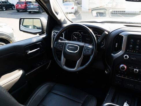 Used 2022 GMC Sierra 1500 Denali w/ Denali Premium Package image 9