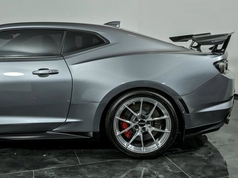 Used 2019 Chevrolet Camaro ZL1 image 7