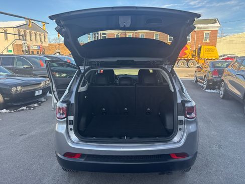 Used 2018 Jeep Compass Limited w/ Navigation Group image 15