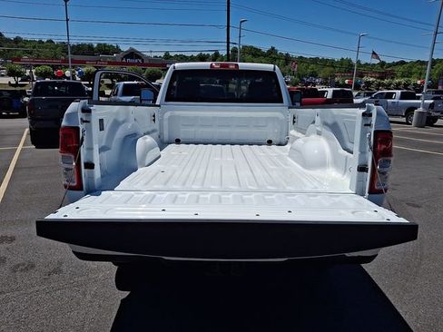 Used 2024 RAM 2500 Tradesman w/ Chrome Appearance Group AWD/4WD image 29