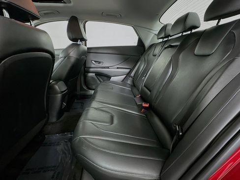 Used 2024 Hyundai Elantra Limited image 18