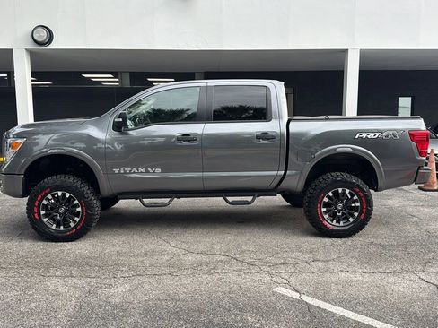 Used 2019 Nissan Titan PRO-4X AWD/4WD image 2