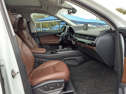 Used 2019 Audi Q7 3.0T Prestige w/ Prestige Package image 27