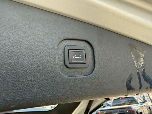 Used 2016 GMC Terrain SLT w/ Open Road Package FWD image 32