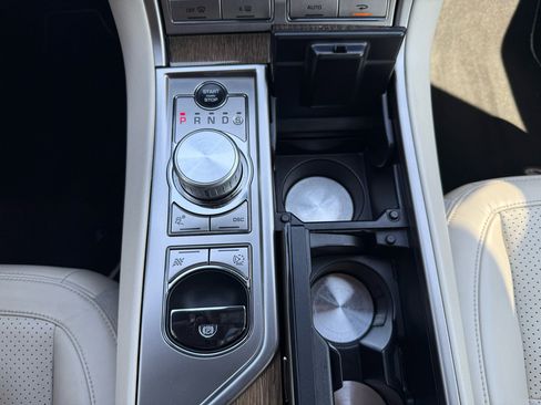 Used 2010 Jaguar XF R image 35