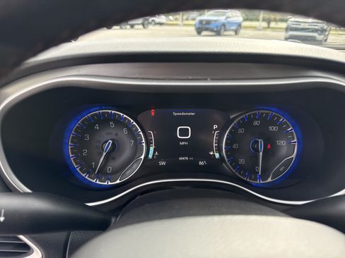 Used 2020 Chrysler Pacifica Touring-L Plus w/ Tire & Wheel Group FWD image 20
