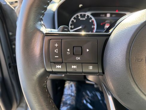 Used 2023 Nissan Rogue SL w/ SL Premium Package image 22