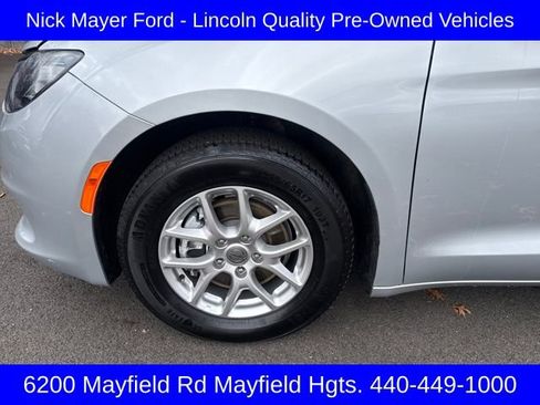 Used 2024 Chrysler Voyager LX image 27