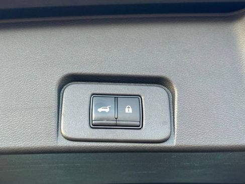 Used 2023 Nissan Rogue SL AWD/4WD image 19