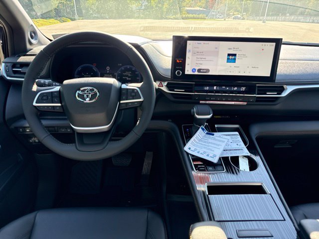 New 2026 Toyota Sienna XLE Woodland Edition AWD/4WD image 20