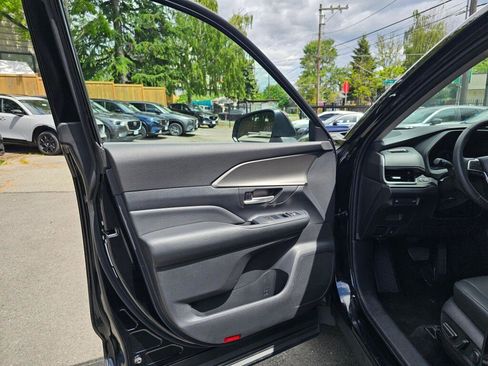 Used 2025 Toyota Grand Highlander FWD image 20