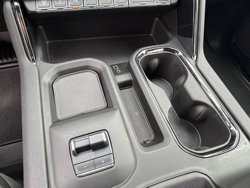 Used 2024 GMC Sierra 2500 AT4 w/ AT4 Premium Plus Package image 32