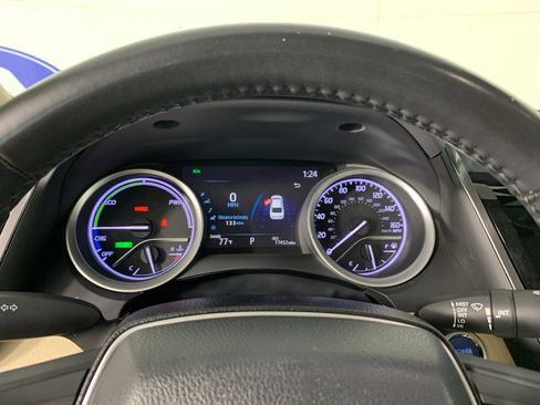 Used 2023 Toyota Camry XLE w/ Cold Weather Package FWD image 23