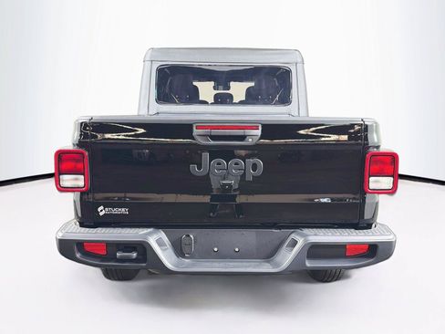 Used 2025 Jeep Gladiator Sport AWD/4WD image 10