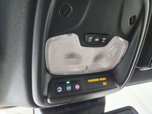 Used 2024 Chevrolet Colorado Z71 w/ Z71 Convenience Package 2 image 29