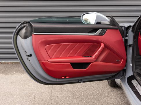 Certified 2024 Porsche 911 Carrera image 22