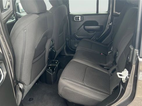 Used 2023 Jeep Gladiator Willys image 14