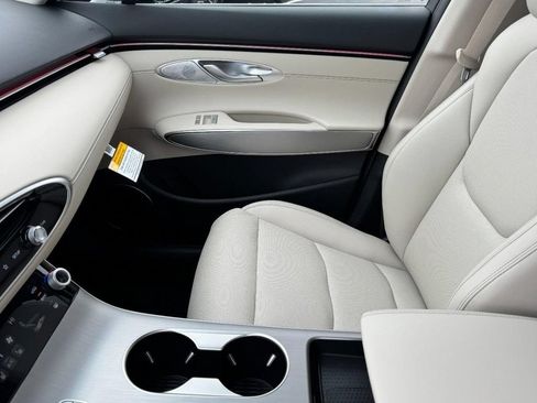 New 2026 Genesis GV70 2.5T Select AWD/4WD image 9