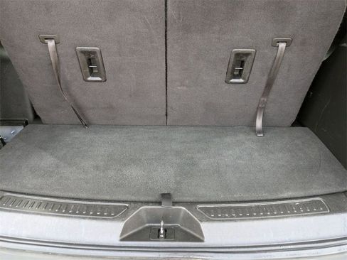 Used 2017 GMC Acadia SLE image 25