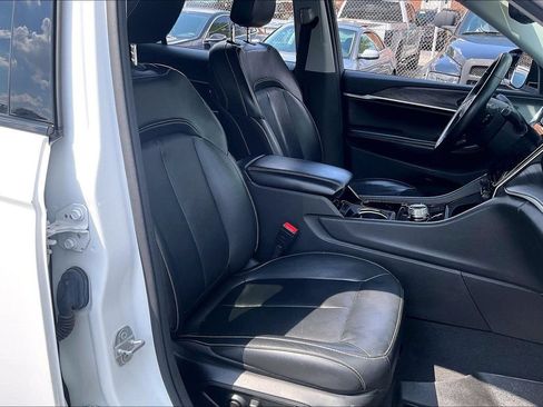 Used 2021 Jeep Grand Cherokee L Limited AWD/4WD image 6