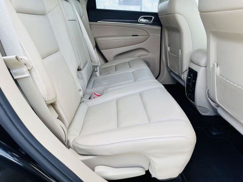 Used 2014 Jeep Grand Cherokee Limited w/ Luxury Group II AWD/4WD image 29