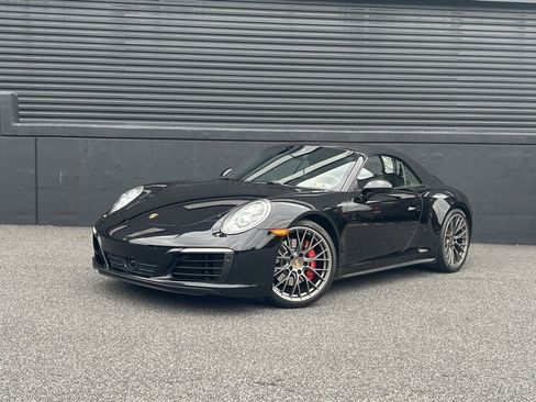Certified 2017 Porsche 911 Carrera 4S image 1