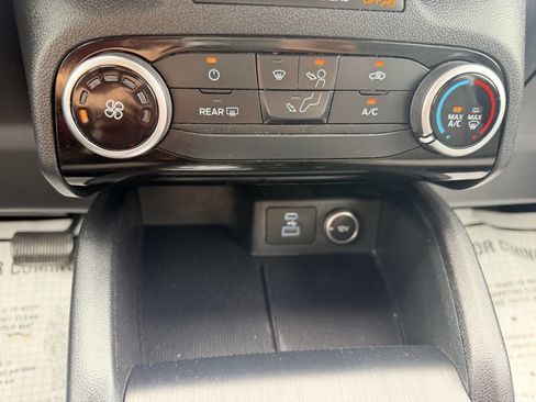 Used 2021 Ford Escape SE FWD image 29