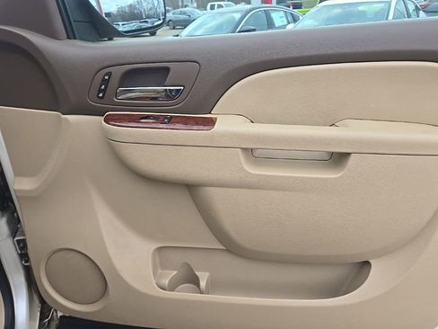 Used 2013 Chevrolet Tahoe LTZ image 32