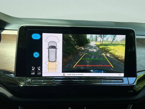 Used 2025 Volkswagen Atlas SE image 13