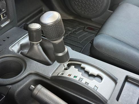 Used 2012 Toyota FJ Cruiser 4WD image 39
