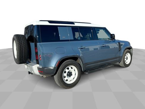 Used 2022 Land Rover Defender 110 S image 9