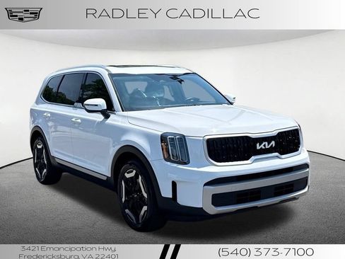Used 2023 Kia Telluride EX w/ EX Captain's Chair Package AWD/4WD image 22