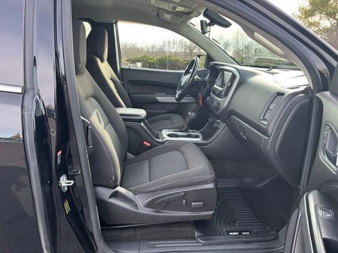 Used 2017 Chevrolet Colorado LT w/ LT Convenience Package image 16