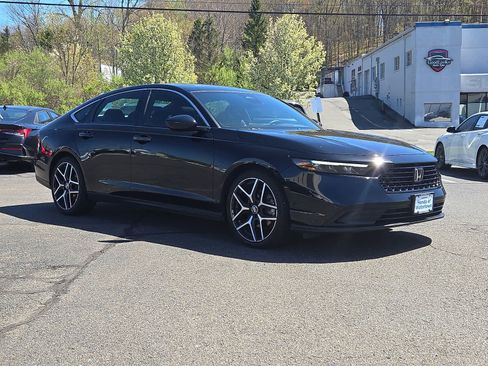 Used 2025 Honda Accord Sport image 4
