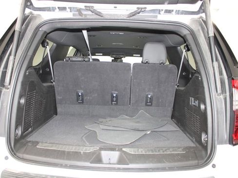Used 2025 GMC Yukon XL Denali AWD/4WD image 14