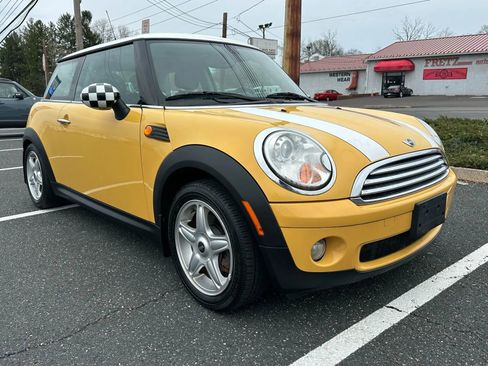 Used 2009 MINI Cooper Hardtop image 2