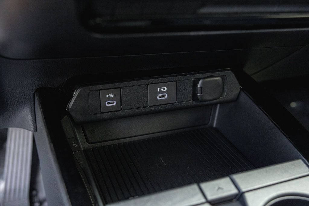 Used 2026 Toyota Prius XLE FWD image 11