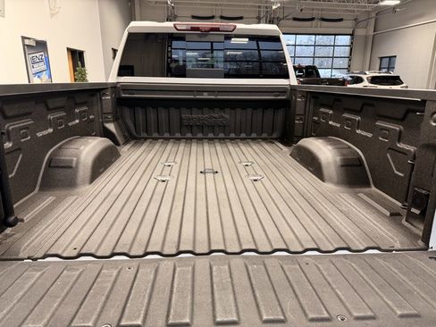 Used 2023 Chevrolet Silverado 3500 High Country image 8