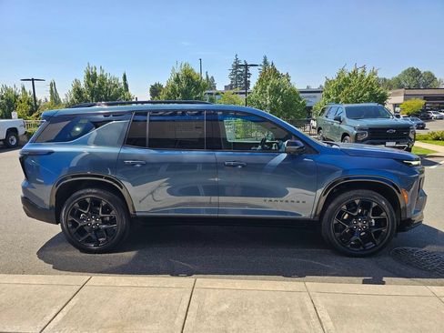 Used 2025 Chevrolet Traverse RS w/ LPO, Floor Liner Package AWD/4WD image 6