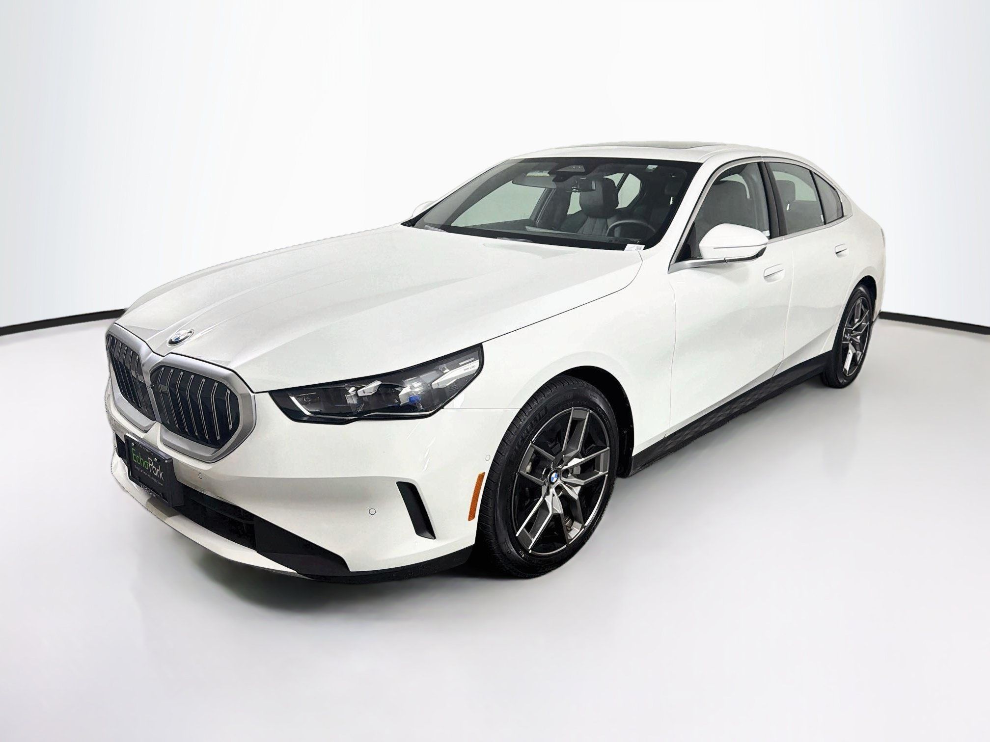 Used 2026 BMW 530i w/ Premium Package RWD image 3