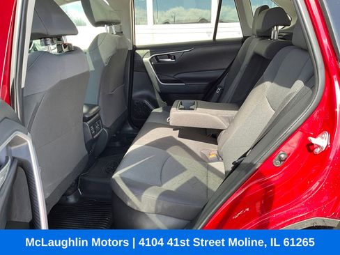 Used 2024 Toyota RAV4 XLE w/ Convenience Package image 10