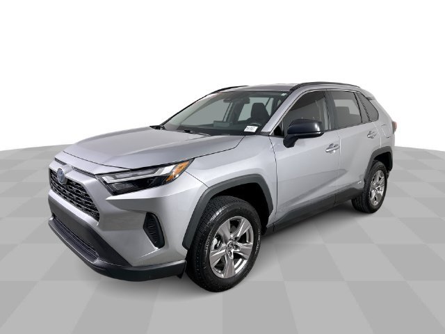 Used 2024 Toyota RAV4 LE AWD/4WD image 4